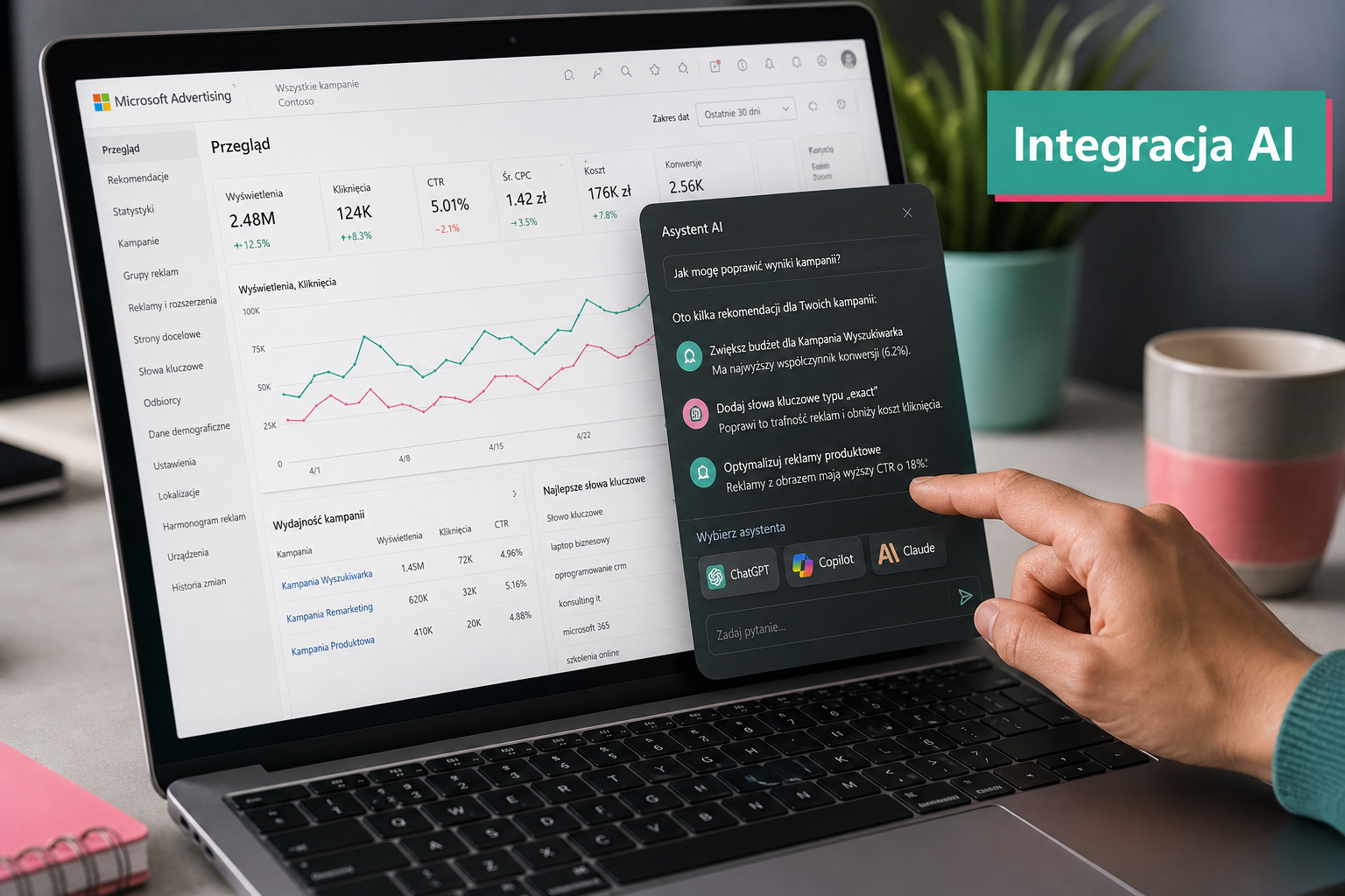 Laptop z widoczną integracją AI i danymi kampanii Microsoft Advertising